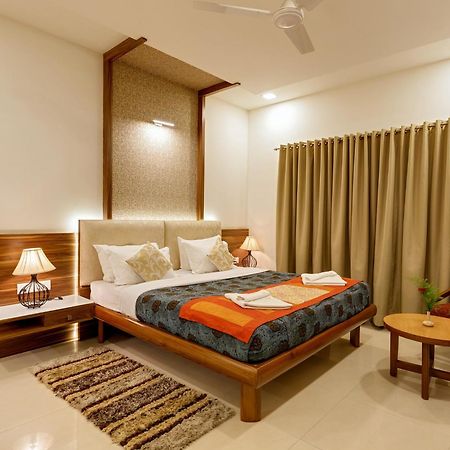 Hotel Woodland Kolhapur Ngoại thất bức ảnh