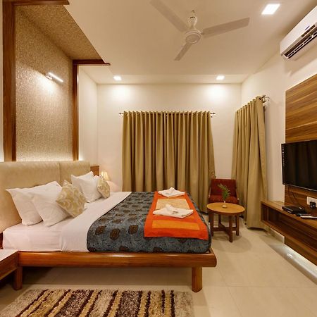Hotel Woodland Kolhapur Ngoại thất bức ảnh