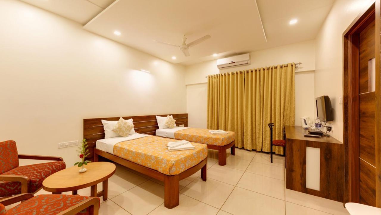 Hotel Woodland Kolhapur Ngoại thất bức ảnh