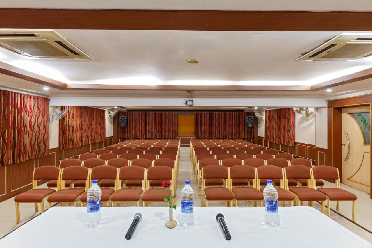 Hotel Woodland Kolhapur Ngoại thất bức ảnh