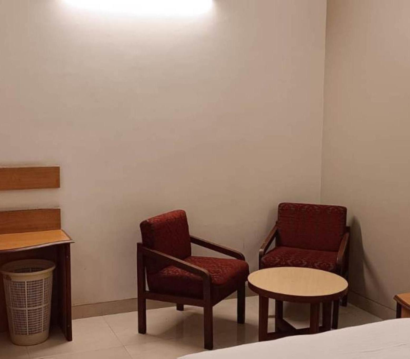 Hotel Woodland Kolhapur Ngoại thất bức ảnh