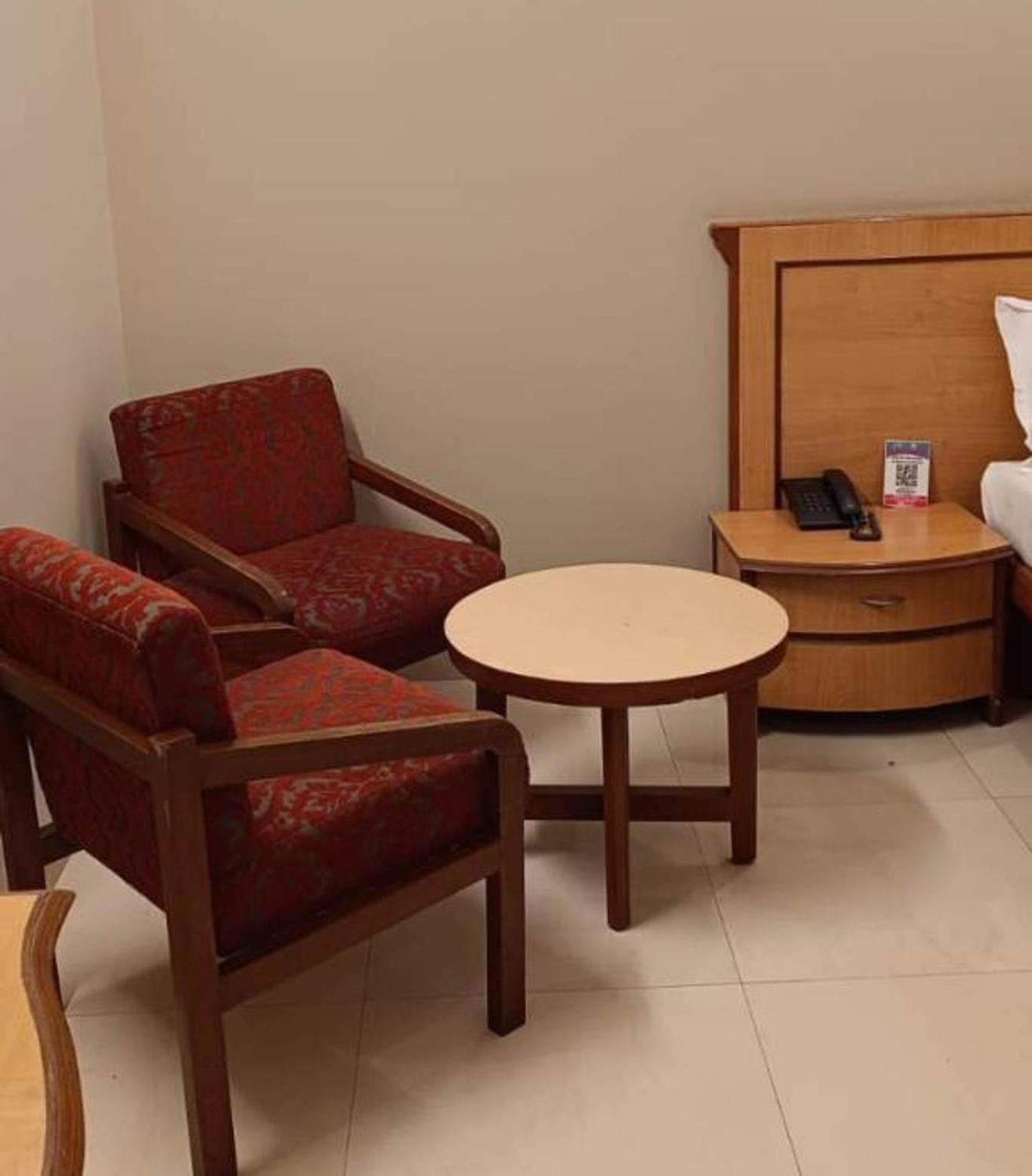 Hotel Woodland Kolhapur Ngoại thất bức ảnh