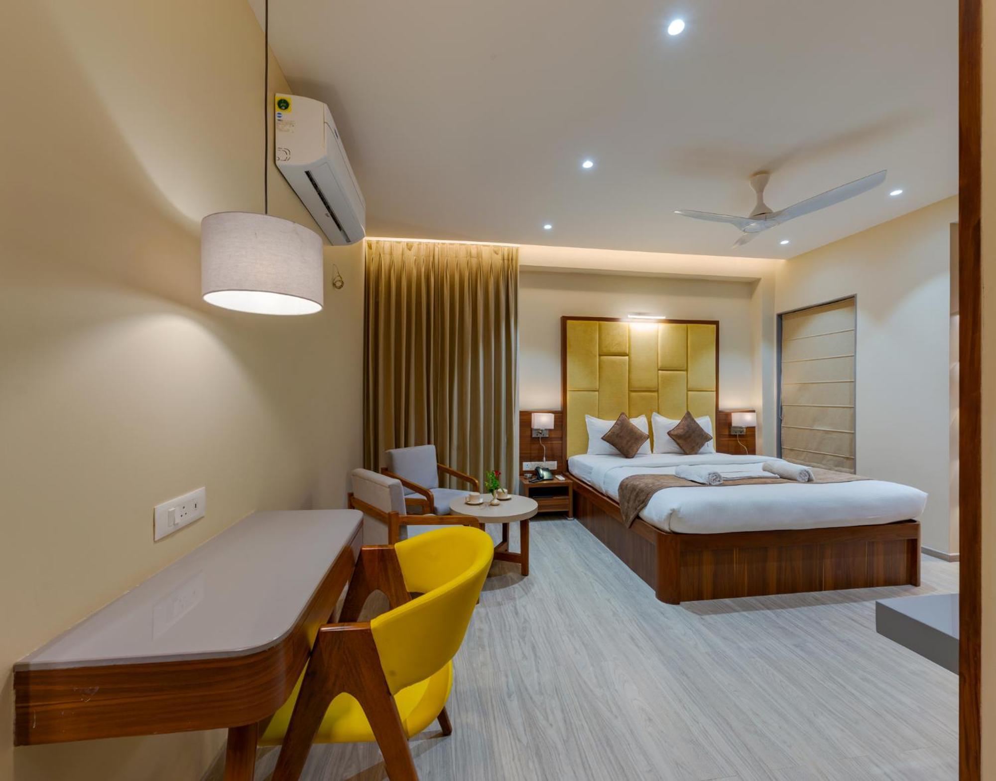 Hotel Woodland Kolhapur Ngoại thất bức ảnh