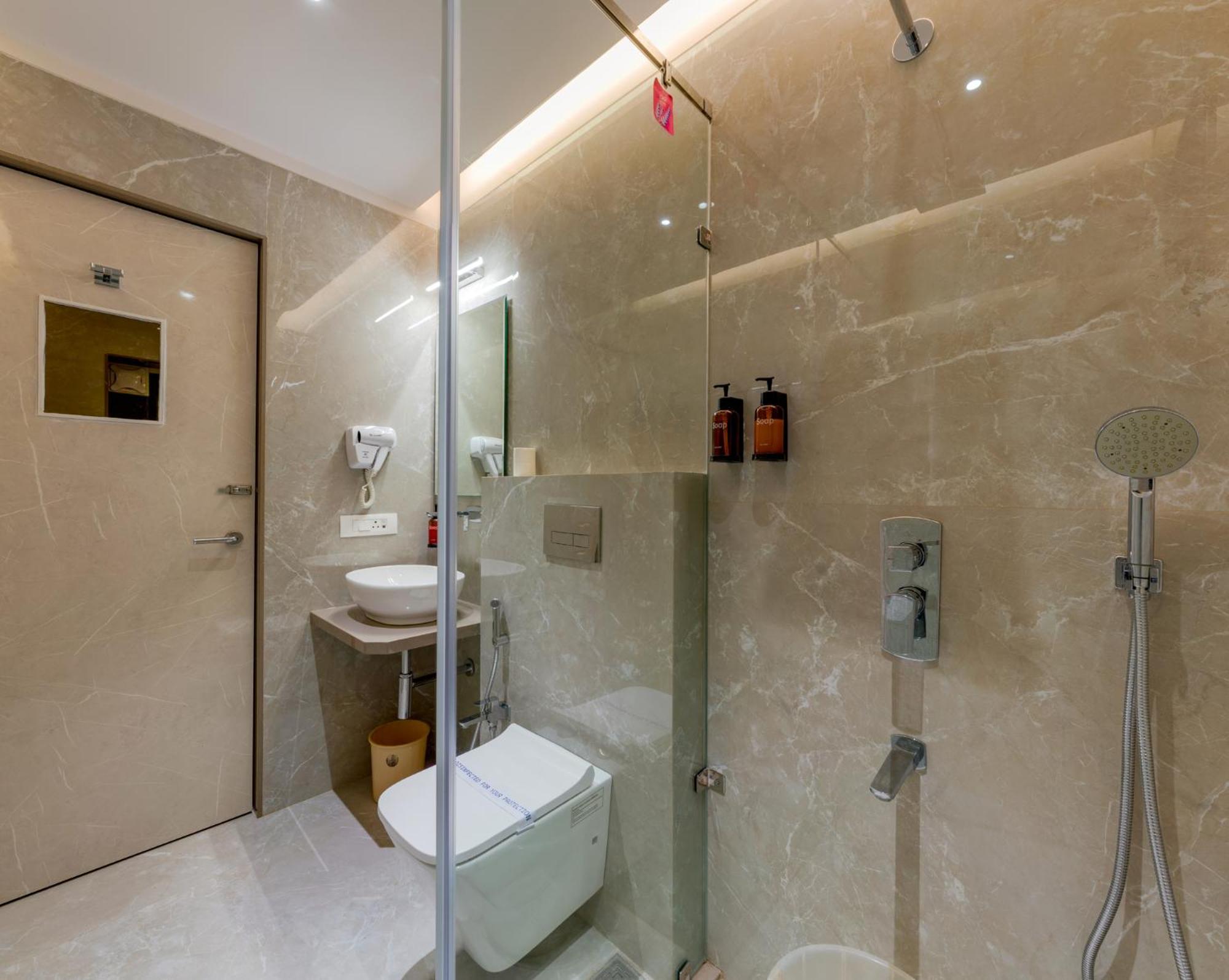 Hotel Woodland Kolhapur Ngoại thất bức ảnh