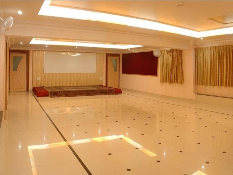 Hotel Woodland Kolhapur Ngoại thất bức ảnh