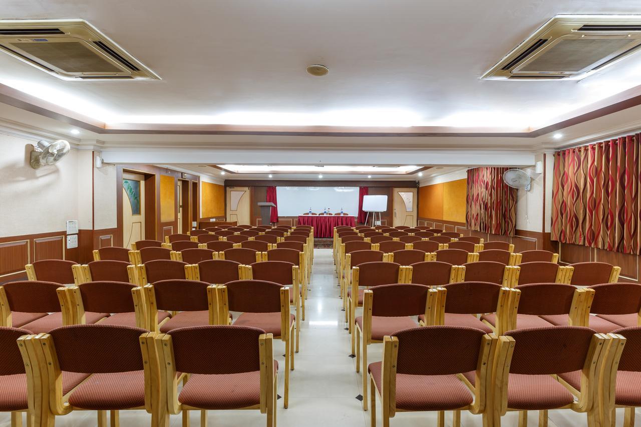 Hotel Woodland Kolhapur Ngoại thất bức ảnh