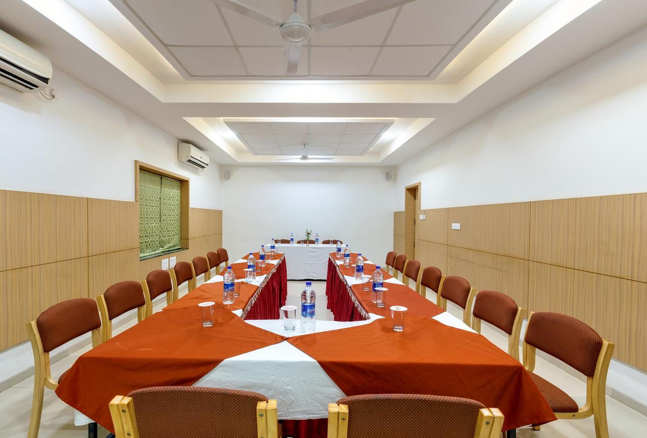 Hotel Woodland Kolhapur Ngoại thất bức ảnh