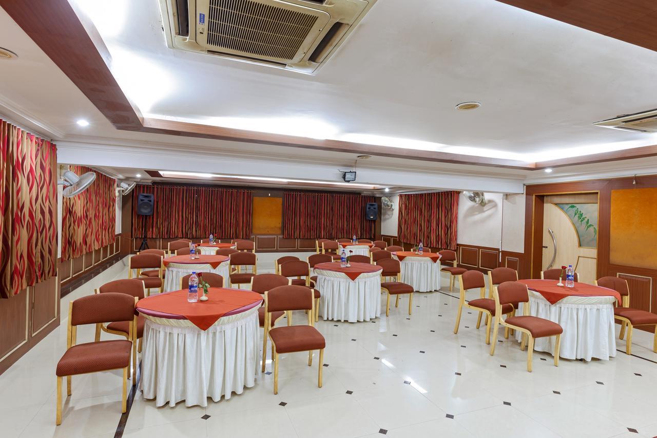 Hotel Woodland Kolhapur Ngoại thất bức ảnh