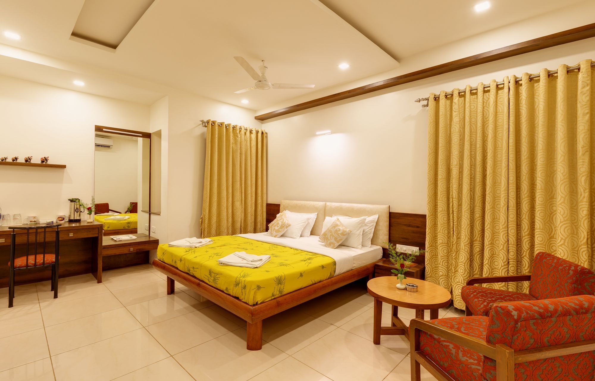 Hotel Woodland Kolhapur Ngoại thất bức ảnh